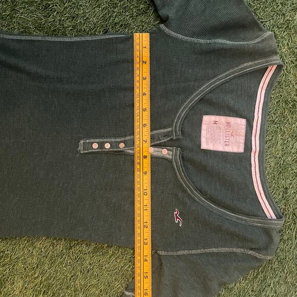 Vintage Y2K Green Hollister Short Sleeve Fitted Long Henley Top - Picture 5 of 7